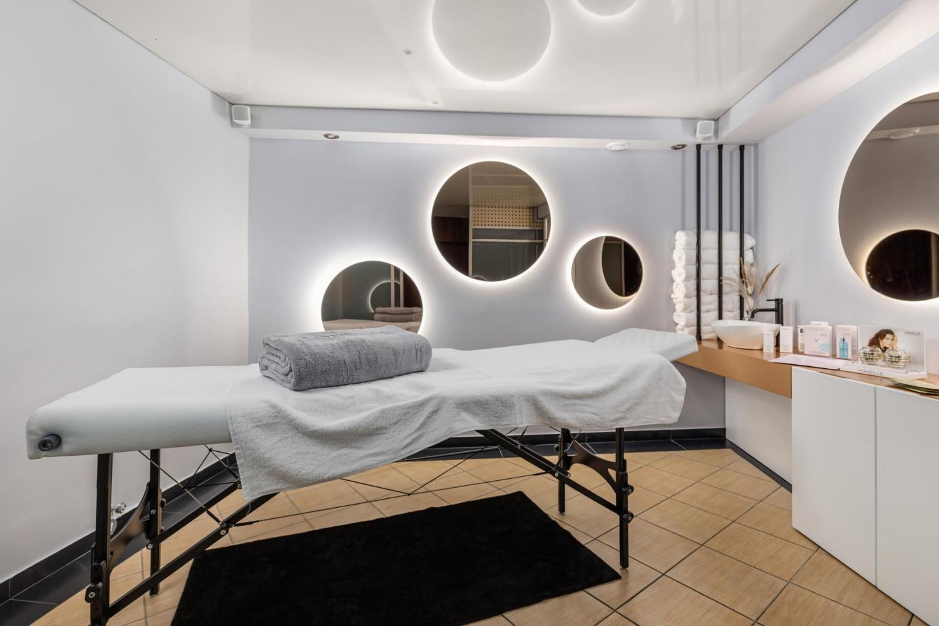 Villa Hoff Wellness & Spa เชซัช ภายนอก รูปภาพ