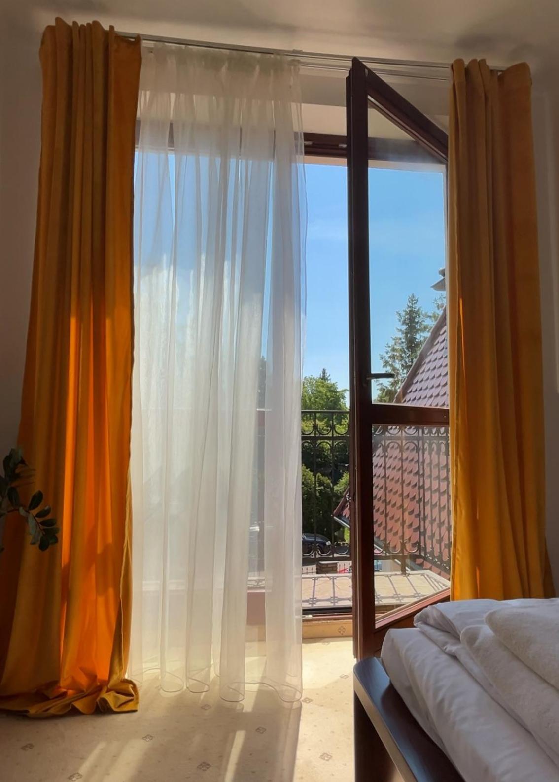 Villa Hoff Wellness & Spa เชซัช ภายนอก รูปภาพ